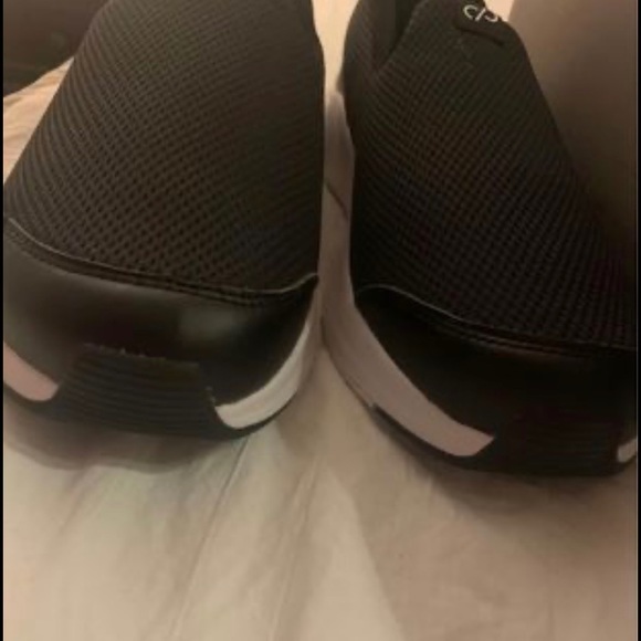 Puma Slip Ons size 10.5 - Picture 6 of 10